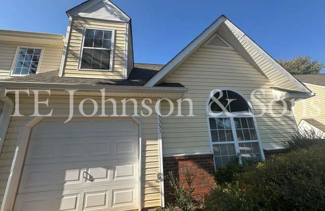 Spacious 3 Bedroom with Main Level Primary Suite photos photos