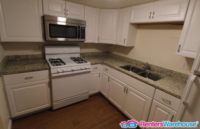 1165 Akron St - 1165 Akron St, Aurora, CO 80220