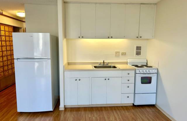 Holiday Manor studio, secured building, laminate wood flooring! photos photos Holiday Manor studio, secured building, laminate wood flooring! photos photos