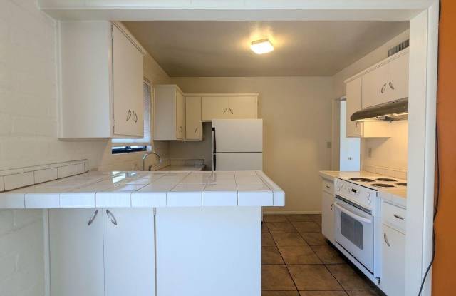 711 N 6th Avenue photos photos