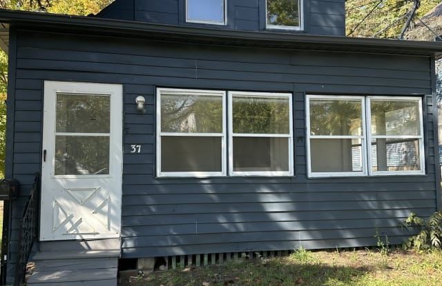37 Magnolia Avenue - 37 Magnolia Avenue, Bedford, OH 44146