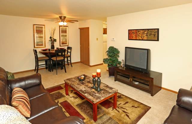 Deckner Manor Gallery 2