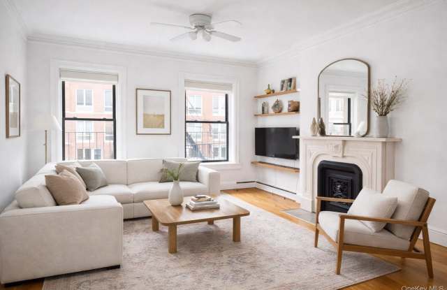 278 ST JAMES Place unit: 3 photos photos