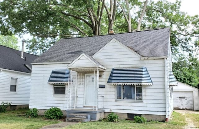 2549 12th St SW - 2549 12th Street, Cuyahoga Falls, OH 44223