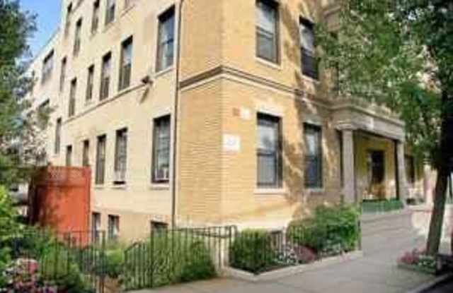 Carol Avenue Gallery 3
