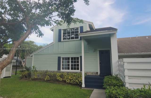 13814 SW 149th Cir Ln - 13814 Southwest 149th Circle Lane, Country Walk, FL 33186