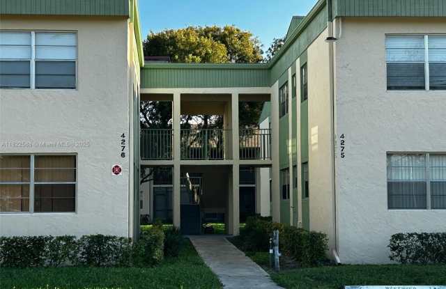 4276 NW 89th Ave photos photos