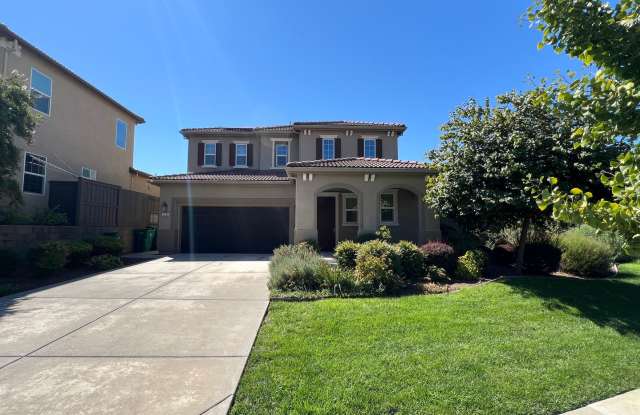 Updgraded Blackstone Community Three Bedroom with Loft and 9KW Solar Home! - 3500 Landsdale Way, El Dorado Hills, CA 95762