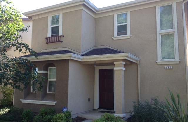 Accessible community in newer part of Pittsburg. Minutes to schools, college, shopping and freeway! photos photos