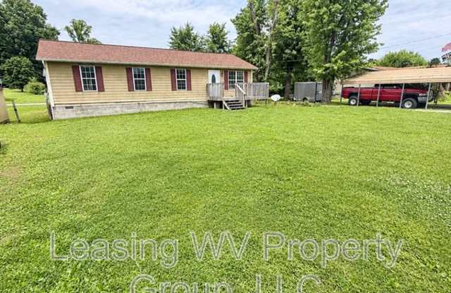304 1st Street - 304 1st Street, Milton, WV 25541