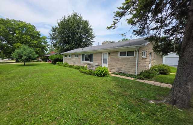 3BR/2BA/2CarGarage Only A Few Minutes From Everything! Ask About Our Move-In Special! Gallery 3