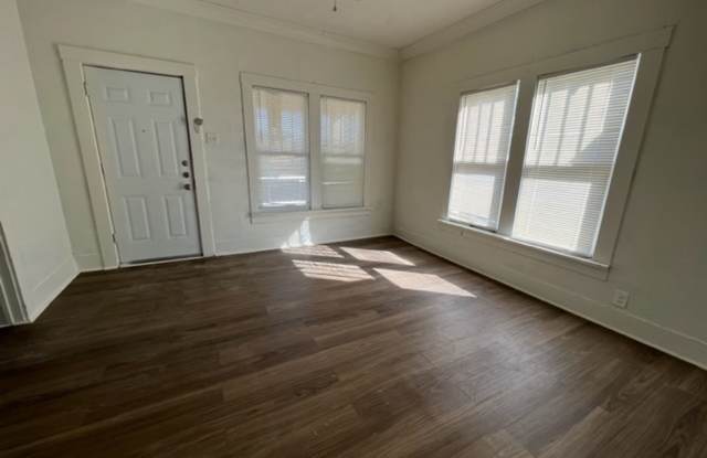 1917 S 15th Street Gallery 3