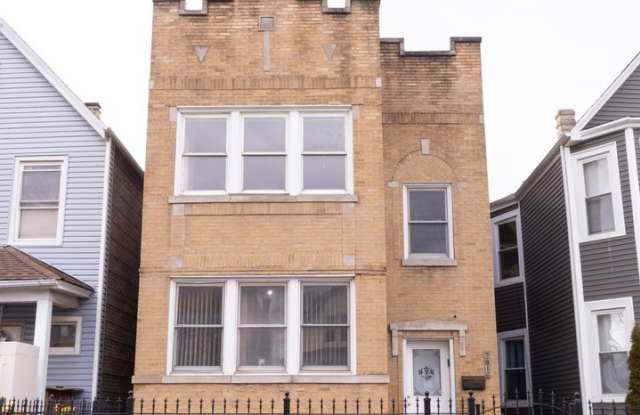 2016 N Kilbourn Avenue unit: 2 photos photos