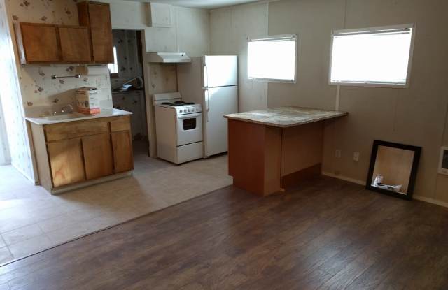 Private Studio Apartment - 586 Southwest 1st Street, Madras, OR 97741