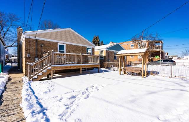 Newly remodeled, MOVE-IN ready, brick single family house Gallery 3