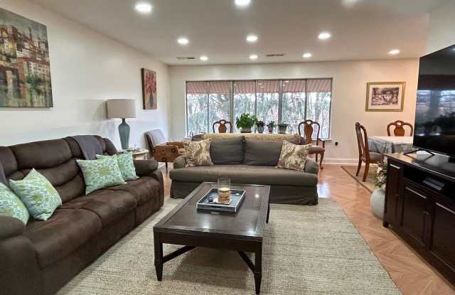 18624 WALKERS CHOICE Road unit: 6 photos photos