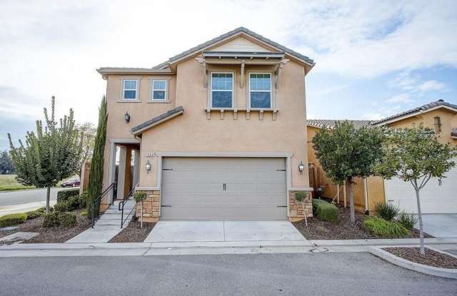 Beautiful 3 Bedroom Home in Clovis, CA Gallery 3