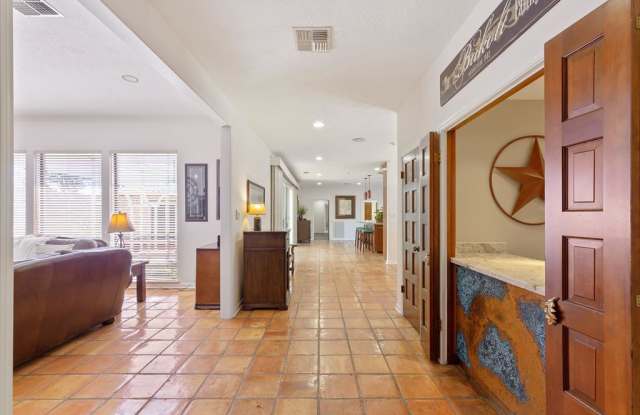 1327 E Brooklake Drive Gallery 3