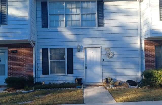 2 BR Condo in quite neighborhood photos photos