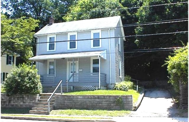 145 MOOREHEAD AVENUE - 145 Moorehead Avenue, West Conshohocken, PA 19428