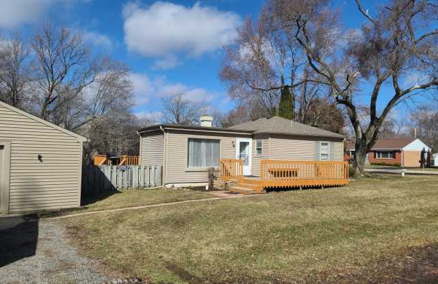 5515 Greenview Road - 5515 Greenview Road, Oakwood Hills, IL 60013