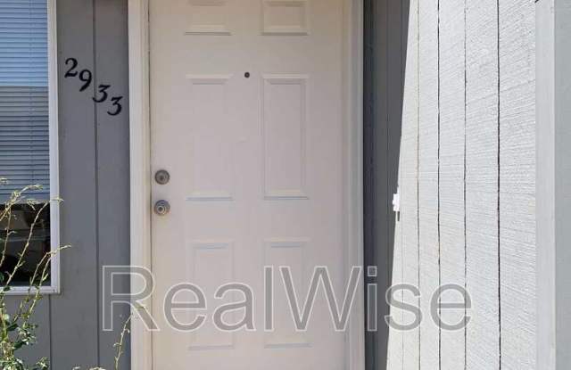 2933 SE 38th Court Gallery 2