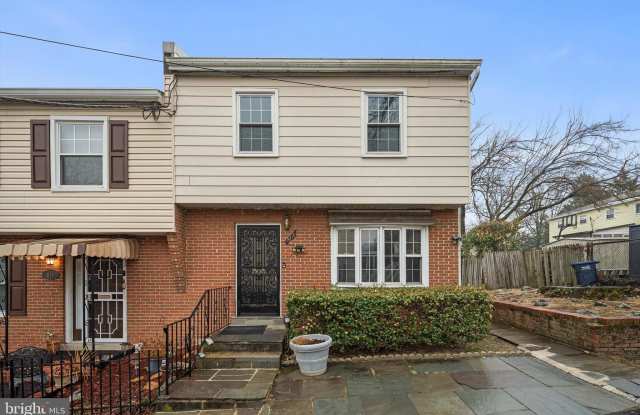 813 DELAFIELD Street NE photos photos