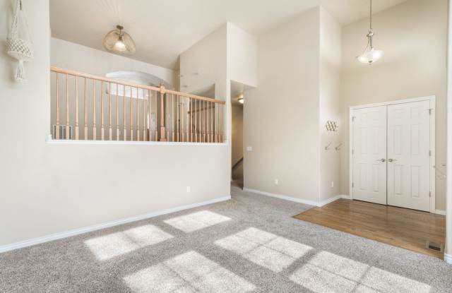 Beautiful 2 Bed 3 Bath Townhome in North Colorado Springs Gallery 4