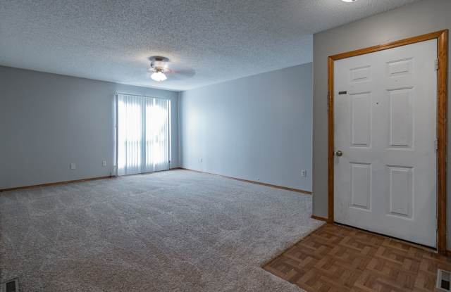 LEASING Gallery 4