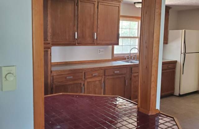 3 bdrm Bungalow House For Rent!!! photos photos