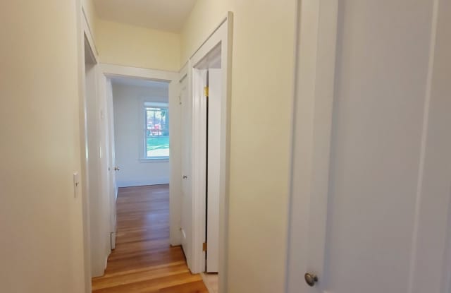 33 Holcomb Avenue Gallery 4