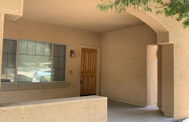 989 E NARROWLEAF Court Gallery 4