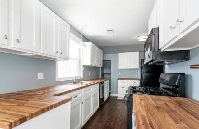 726 Quincy St NE - 726 Quincy Street Northeast, Minneapolis, MN 55413