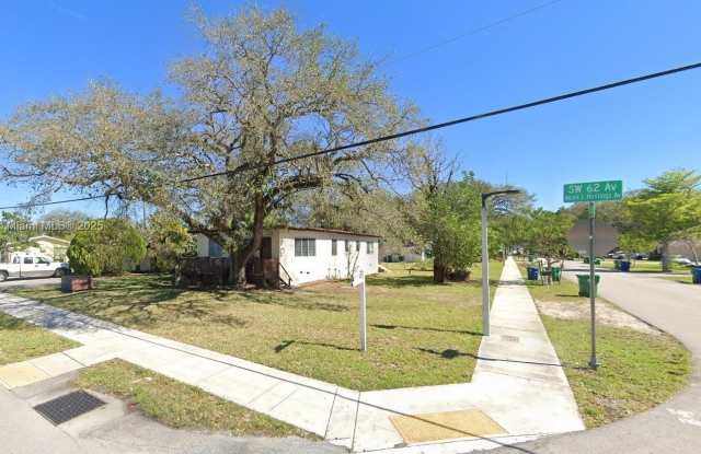 6151 SW 35th St photos photos