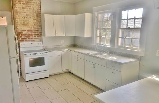 CHARMING 3 BEDROOM Gallery 4