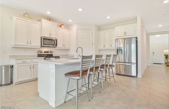 2916 Royal Gardens Avenue photos photos