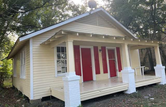 2 bedroom 1 bath house  - $900 per month Gallery 3