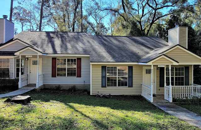2 bedroom duplex for rent right away off E Mahan, wood floors and fireplace for $1450 per month - 3413 Bear Creek Road, Tallahassee, FL 32308