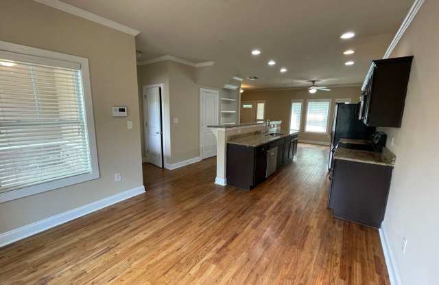 PRE-LEASING FOR AUGUST 6TH 2027! Gallery 4