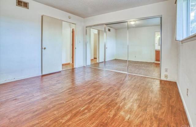 5 Bedroom 3-bathroom Large single level home! Gallery 1