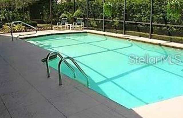 9120 REGENTS PARK DRIVE Gallery 2