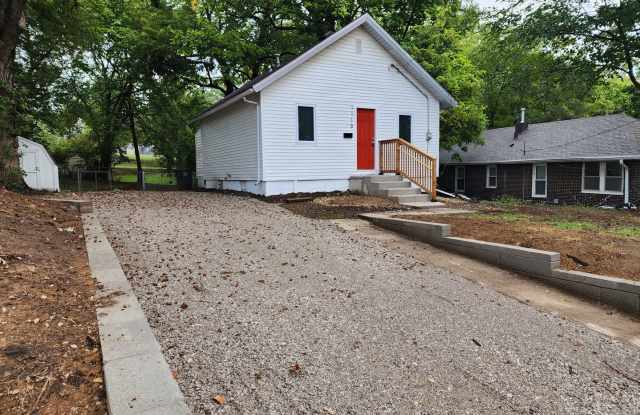 Fully remodeled 2 Bedroom Home Gallery 3
