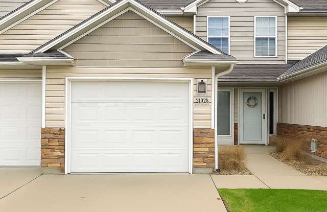 SEE IT NOW: Spacious 2-Bedroom Townhome with Modern Finishes and Garage! photos photos SEE IT NOW: Spacious 2-Bedroom Townhome with Modern Finishes and Garage! photos photos