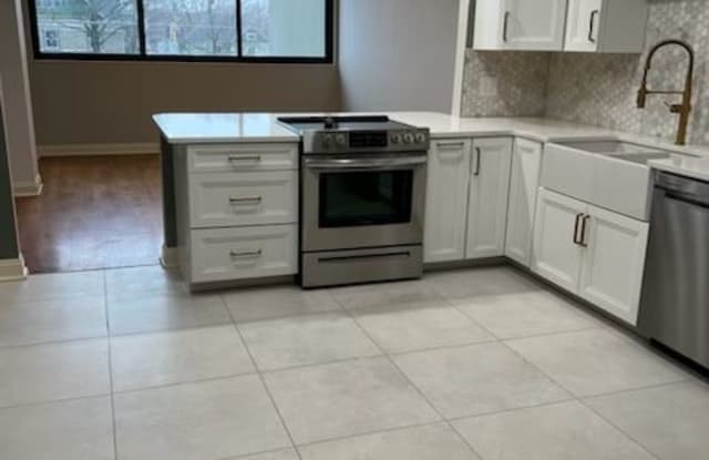 350 John Q Hammons 3A - 350 South John Q Hammons Parkway, Springfield, MO 65806