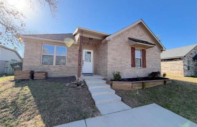 1108 W Day Street photos photos