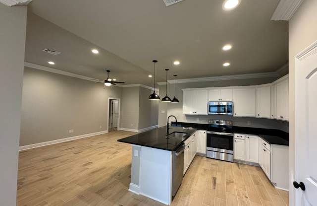 Half off first full month rent!!  Like New Construction in Haughton... Gallery 3