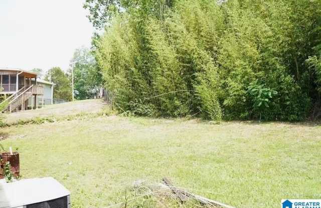 5010 DARLENE DRIVE Gallery 2