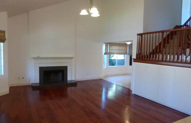 29104 Laro Drive Gallery 4