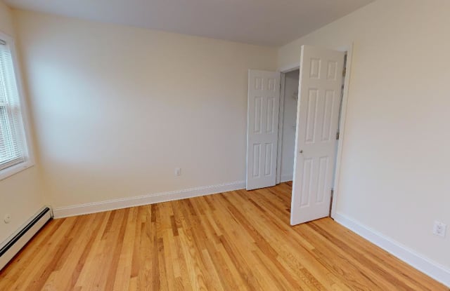 Crestview Garden Apartments Gallery 3