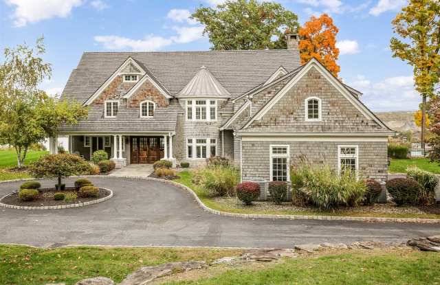 65 WOODCREST LANE - 65 Woodcrest Lane, Milton, NY 12547